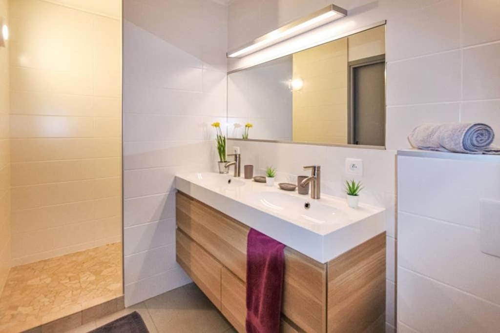 Gite Moderne En Drome Roche-Saint-Secret 外观 照片